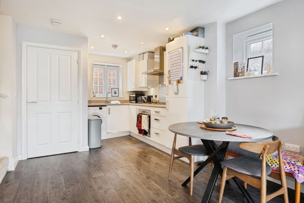 Property photo 2 of 16 Pbox-Img.Jpg