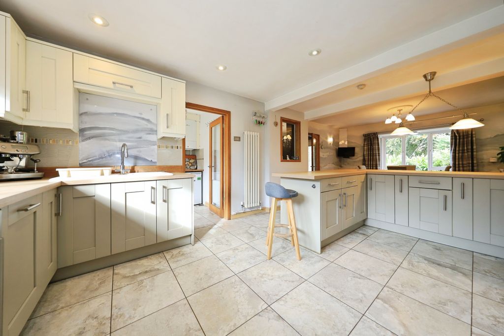 Property photo 3 of 31 Kitchen Diner