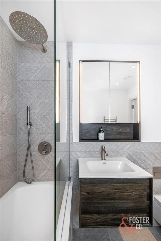 Property photo 2 of 12 Aurum 29 Kingsway_002.Jpg