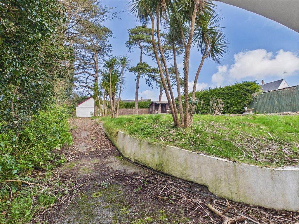 Property photo 2 of 29 Cam05016G0-Pr0174-Still007.Jpg