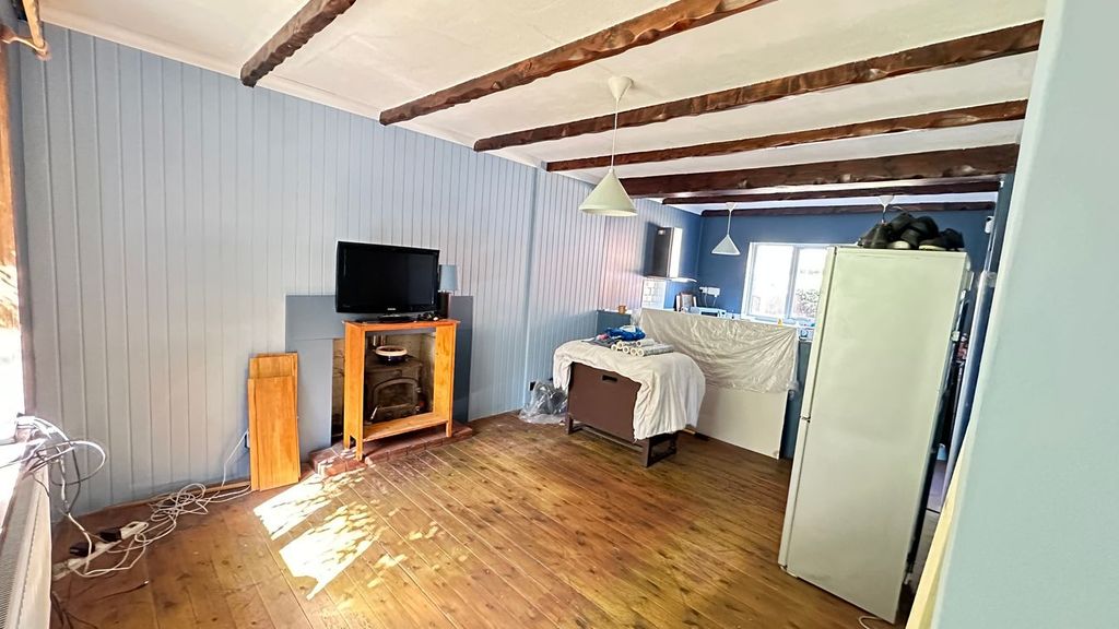 Property photo 3 of 12