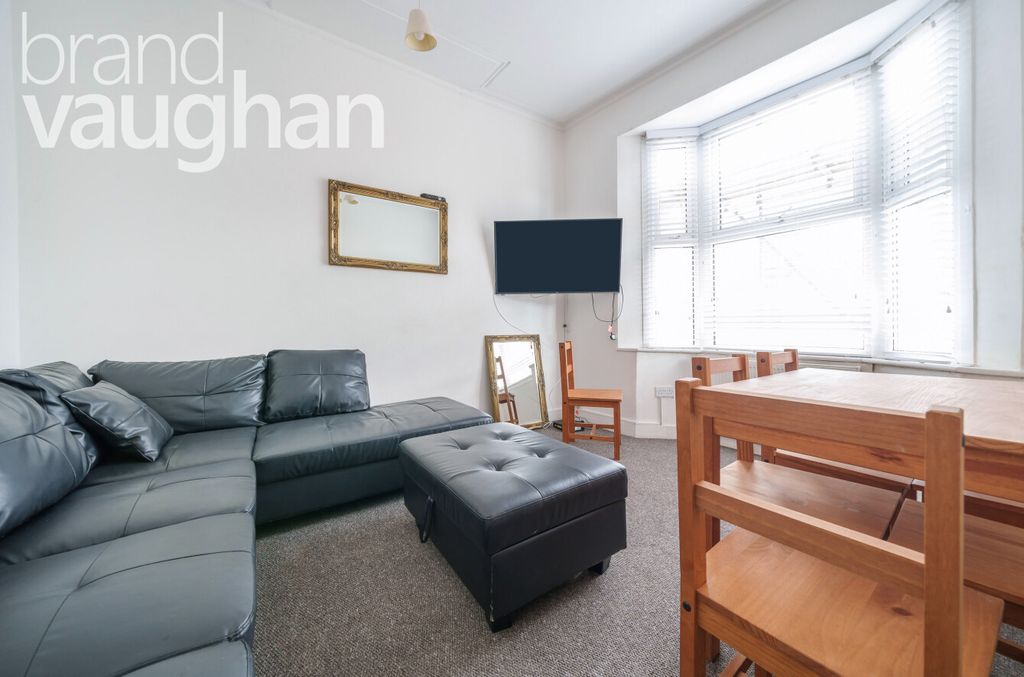 Property photo 1 of 11 Db1A5d1c-2E6F-47B...