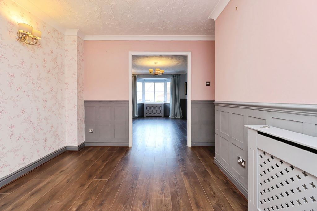 Property photo 3 of 20 Dining Room