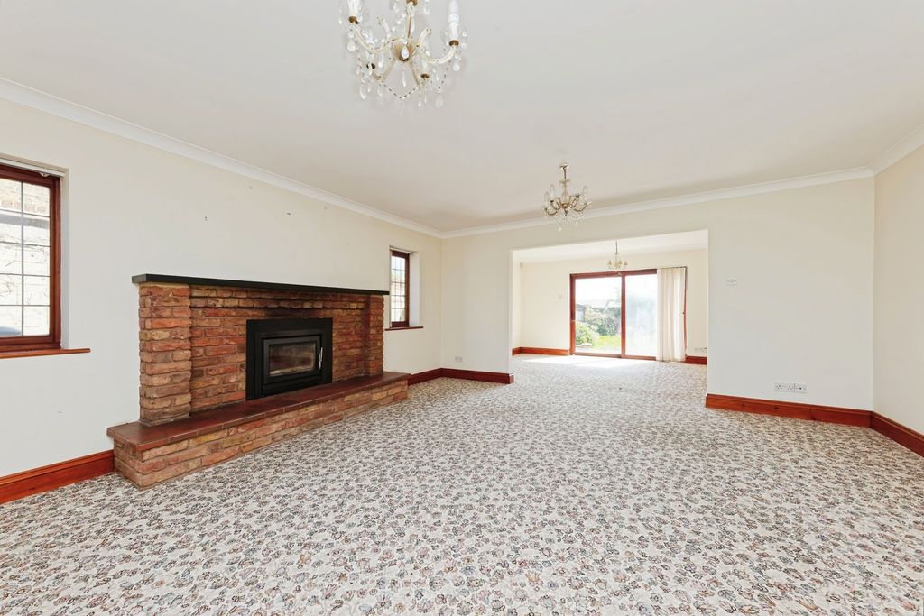 Property photo 3 of 17 Photo