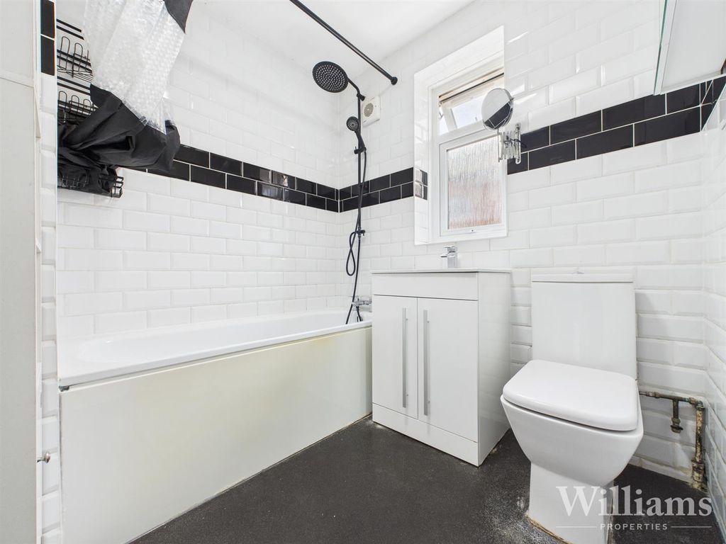 Property photo 3 of 12 Cam02861G0-Pr0473-Still012.Jpg