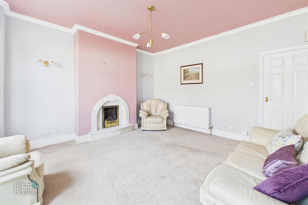 Property photo 3 of 10 Parker Street