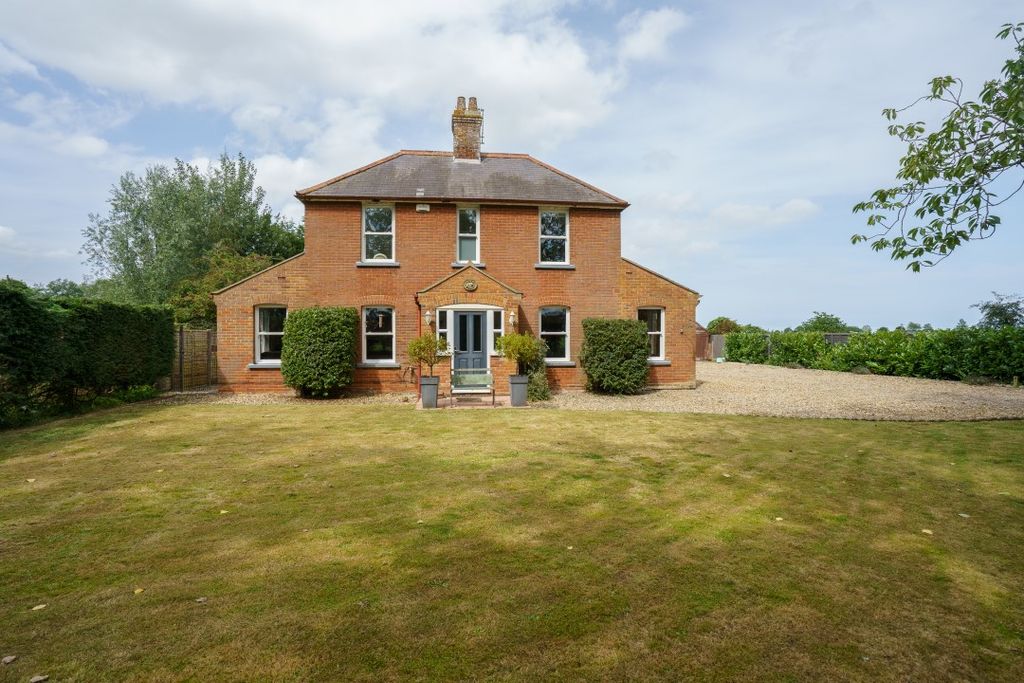 Property photo 2 of 30