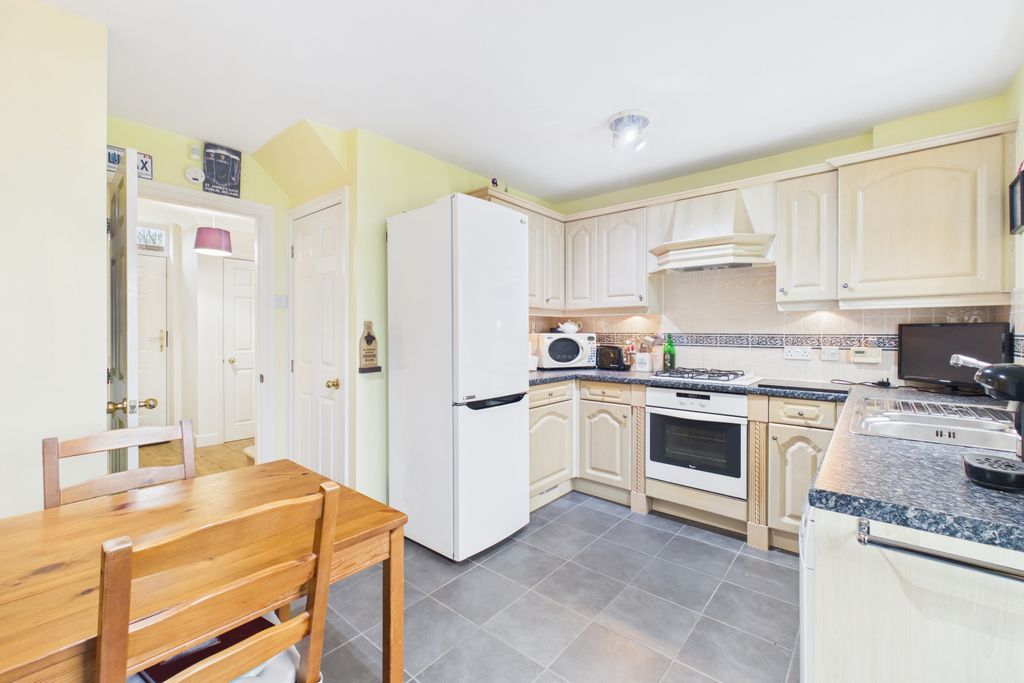 Property photo 2 of 18 Cam03162G0-Pr0416-Still008