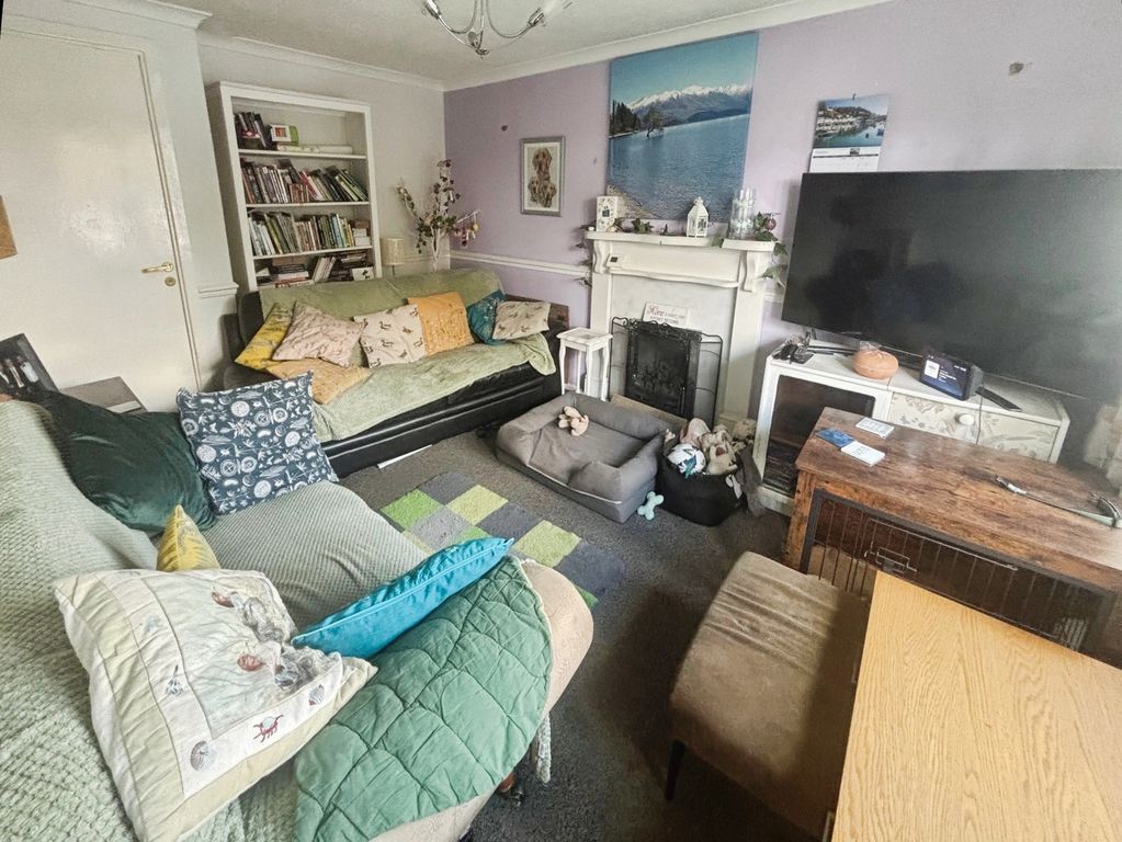 Property photo 2 of 14 Lounge
