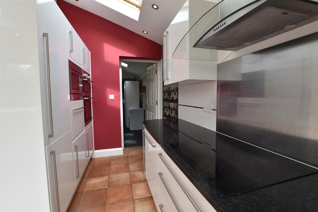 Property photo 3 of 13