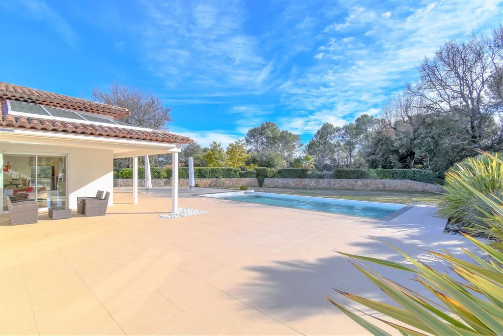 Property photo 3 of 33