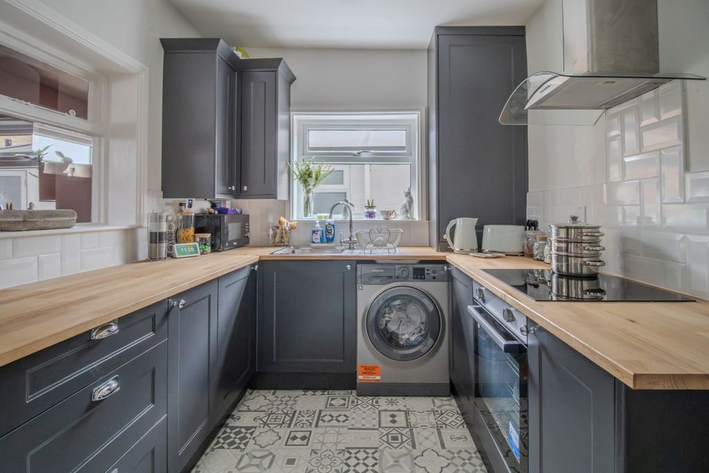 Property photo 2 of 9 5211585