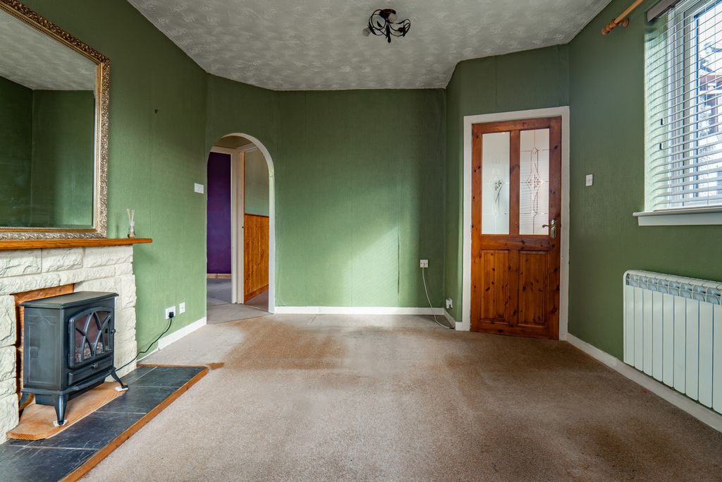 Property photo 3 of 39