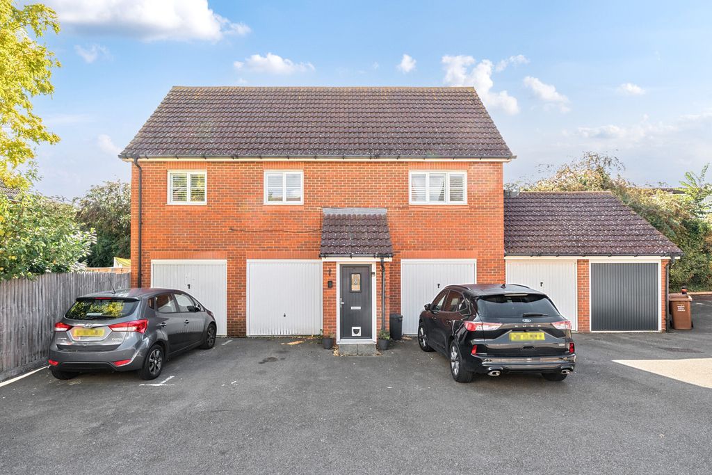 Property photo 1 of 14 External