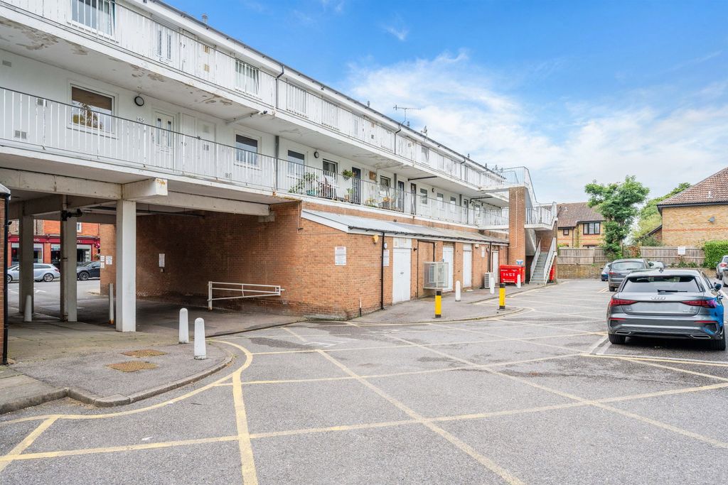 Additional image 13 of 3 bed flat for saleHigh Street, Lingfield RH7