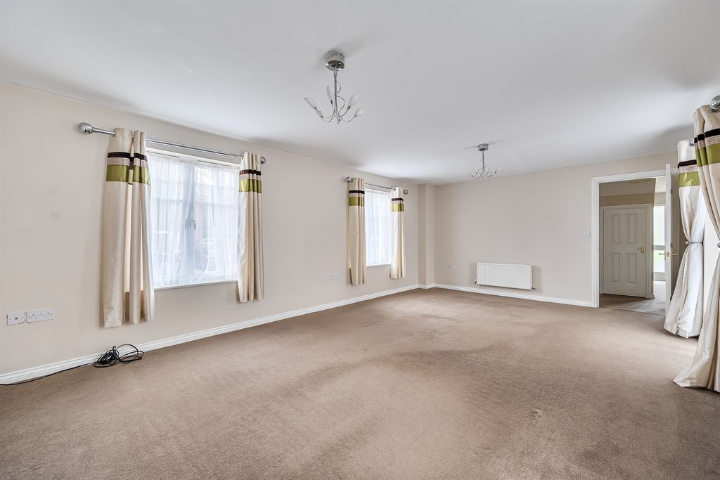 Property photo 3 of 19