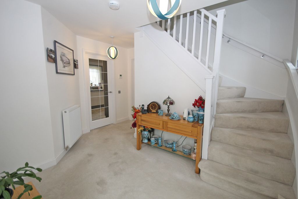 Property photo 3 of 36