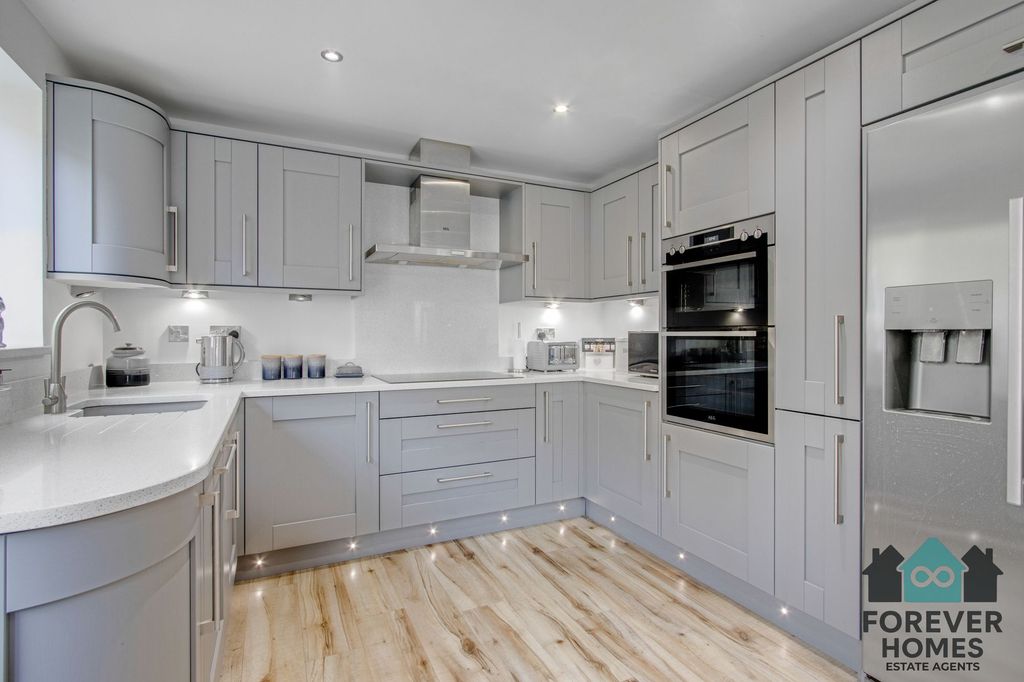 Property photo 3 of 29