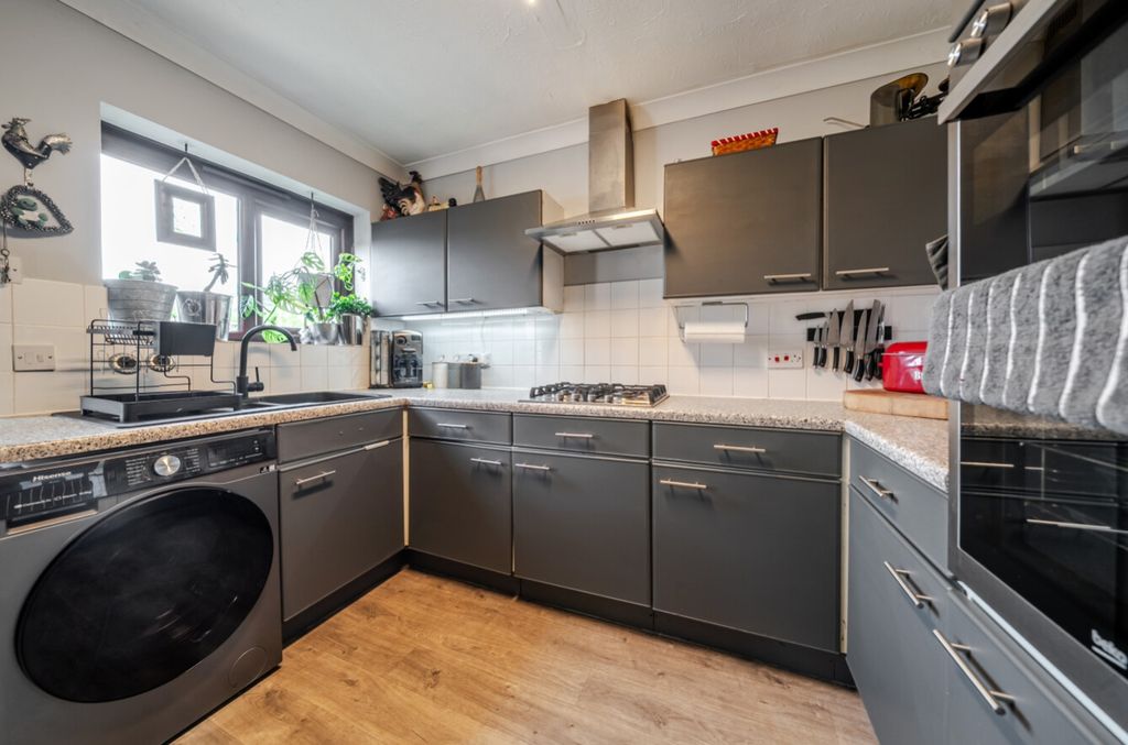 Property photo 2 of 14 1455856-4-69F9B9A3121B3
