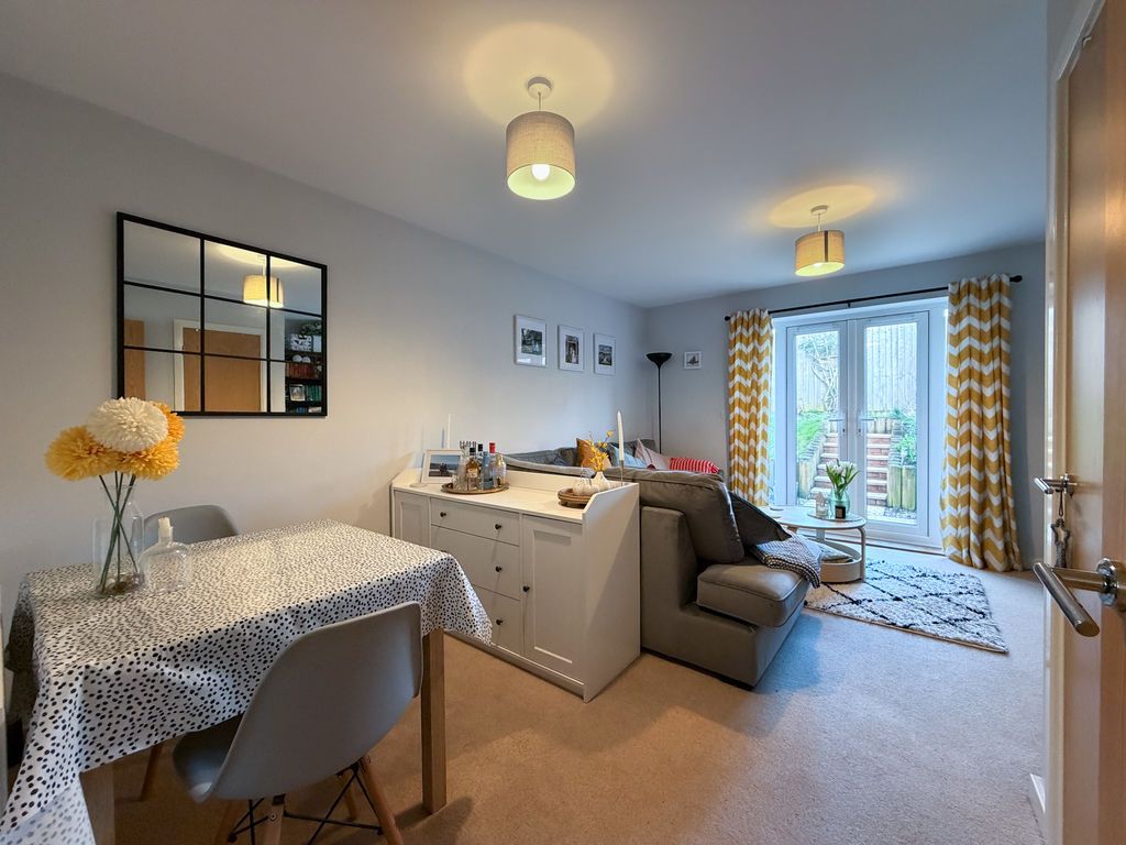 Property photo 2 of 14 Living Room