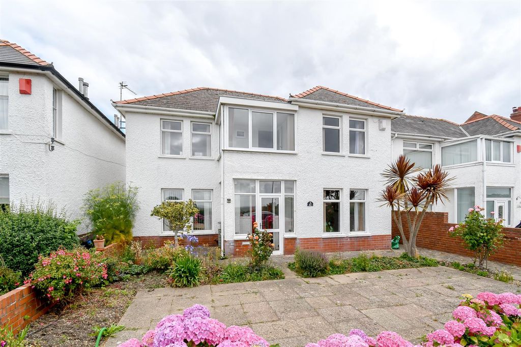 Property photo 1 of 35