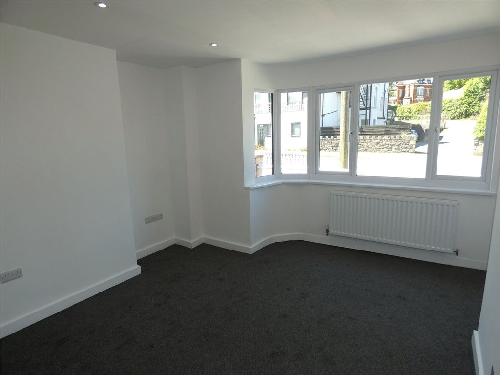 Property photo 3 of 22 Picture No. 17