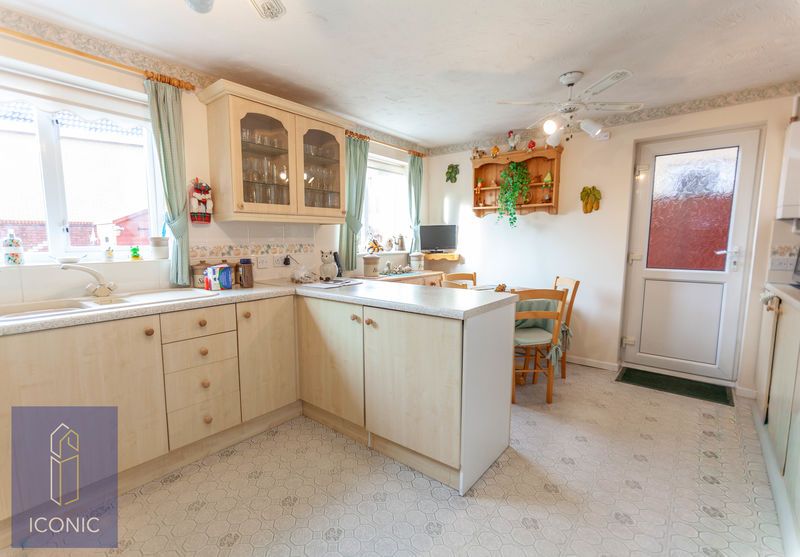 Property photo 2 of 17 Photo 10