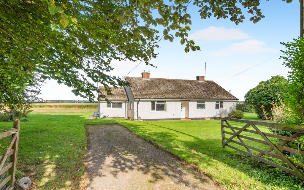 Property photo 3 of 16 Field House Farm