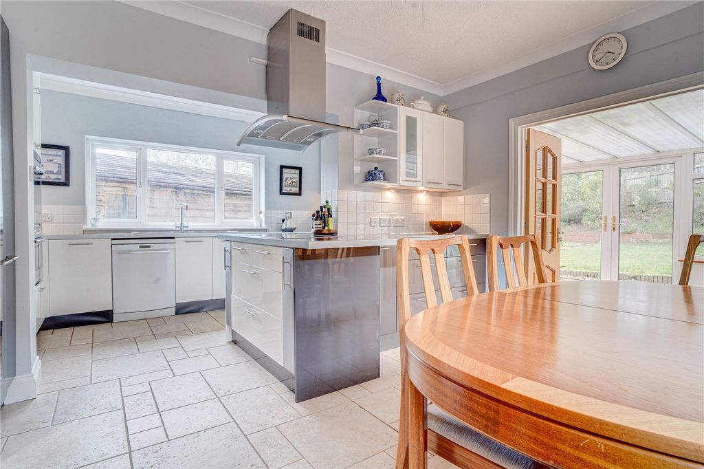 Property photo 2 of 14 Picture No. 02