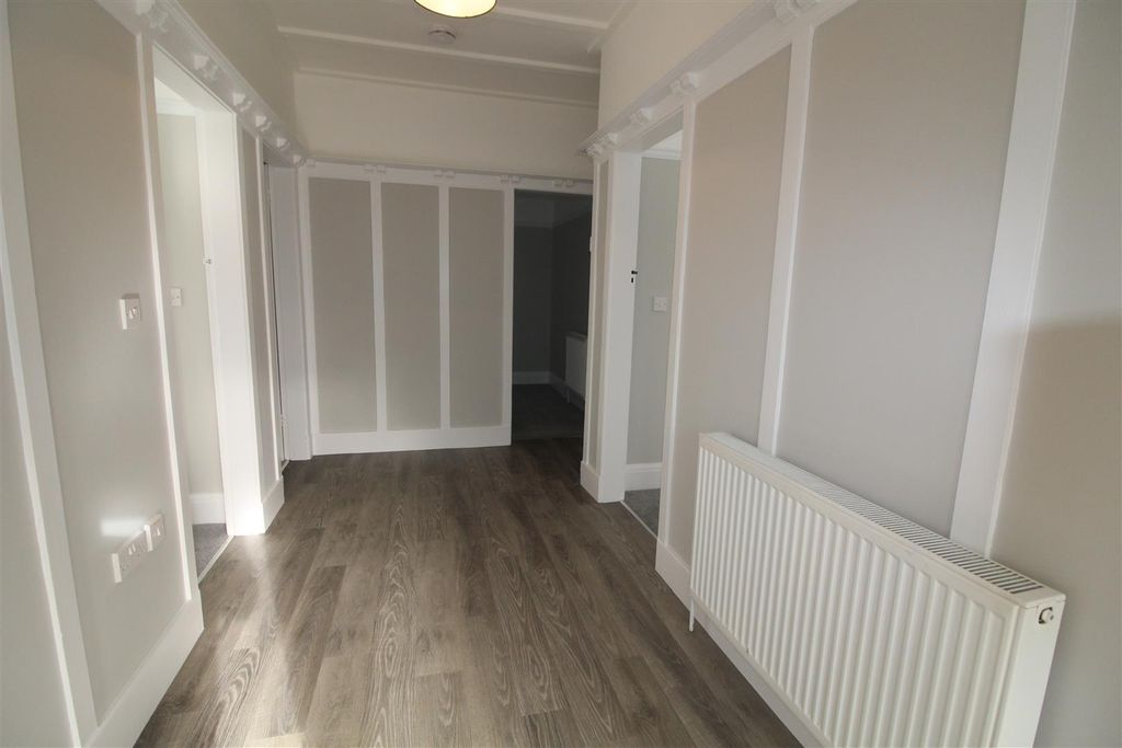 Property photo 3 of 18 Hall