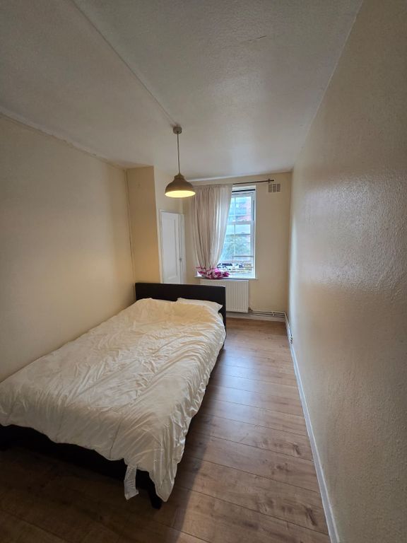 Property photo 1 of 9 1 Bed Flat To Rent Rhodeswell Road, Limehouse E14