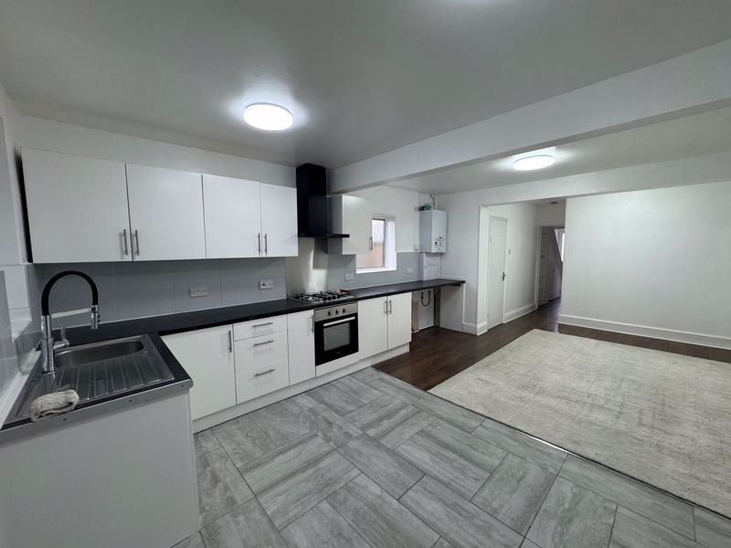 Property photo 2 of 12 Photo 5