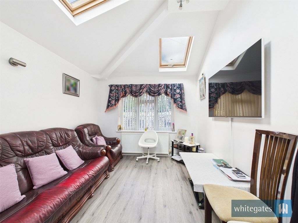 Property photo 3 of 20 Picture No. 04