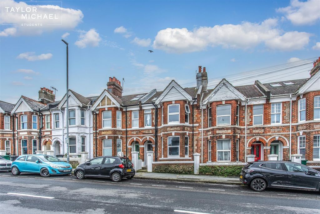 Property photo 3 of 4 Front