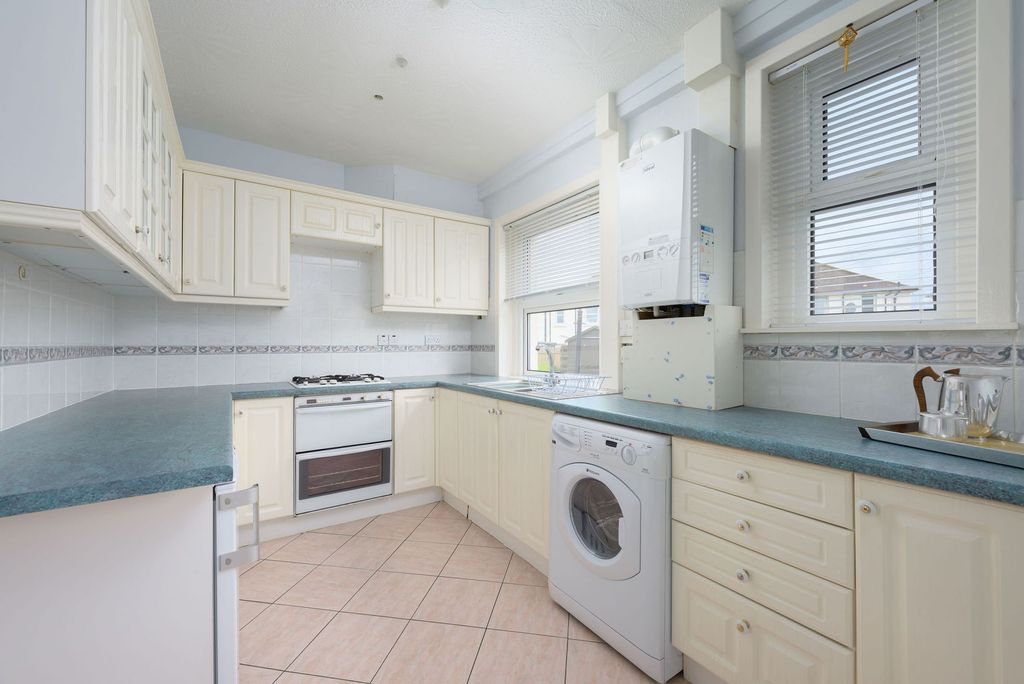 Property photo 2 of 26