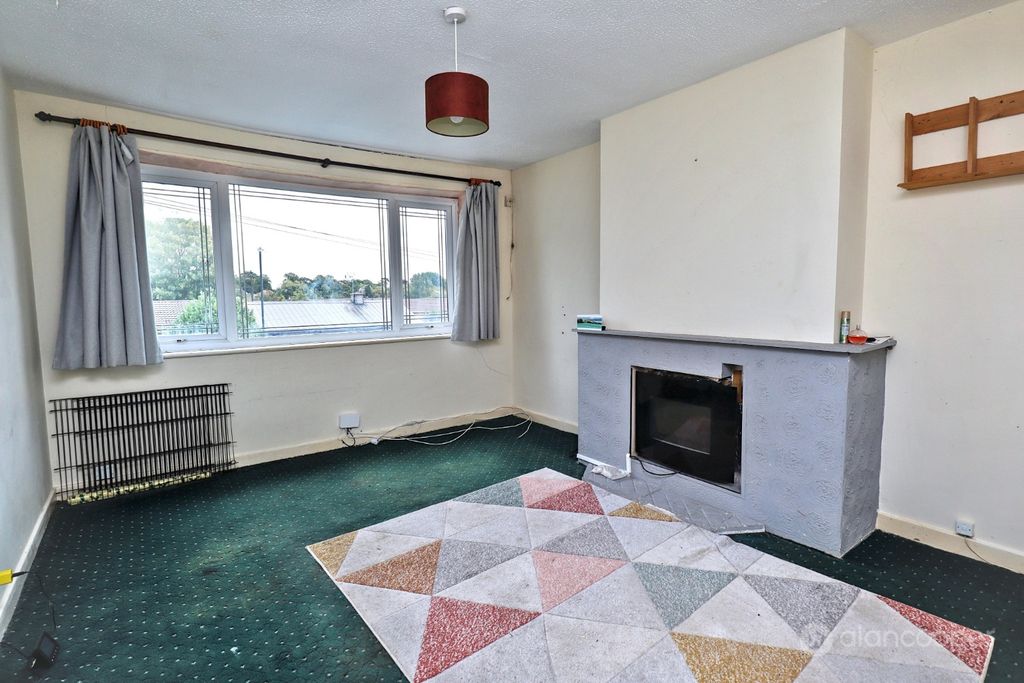 Property photo 2 of 13 5443456