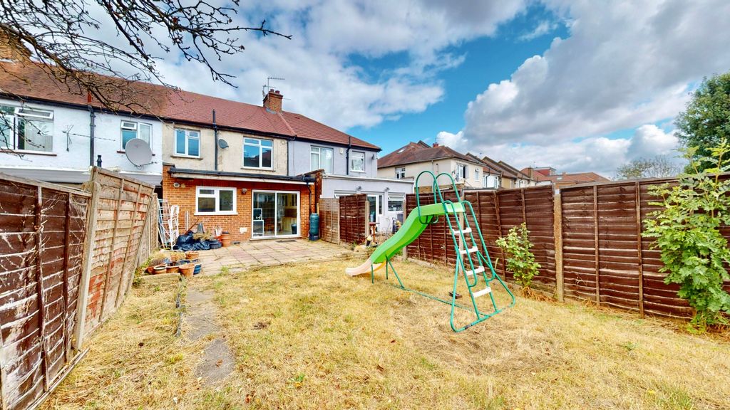 Property photo 1 of 25 Picture No. 24