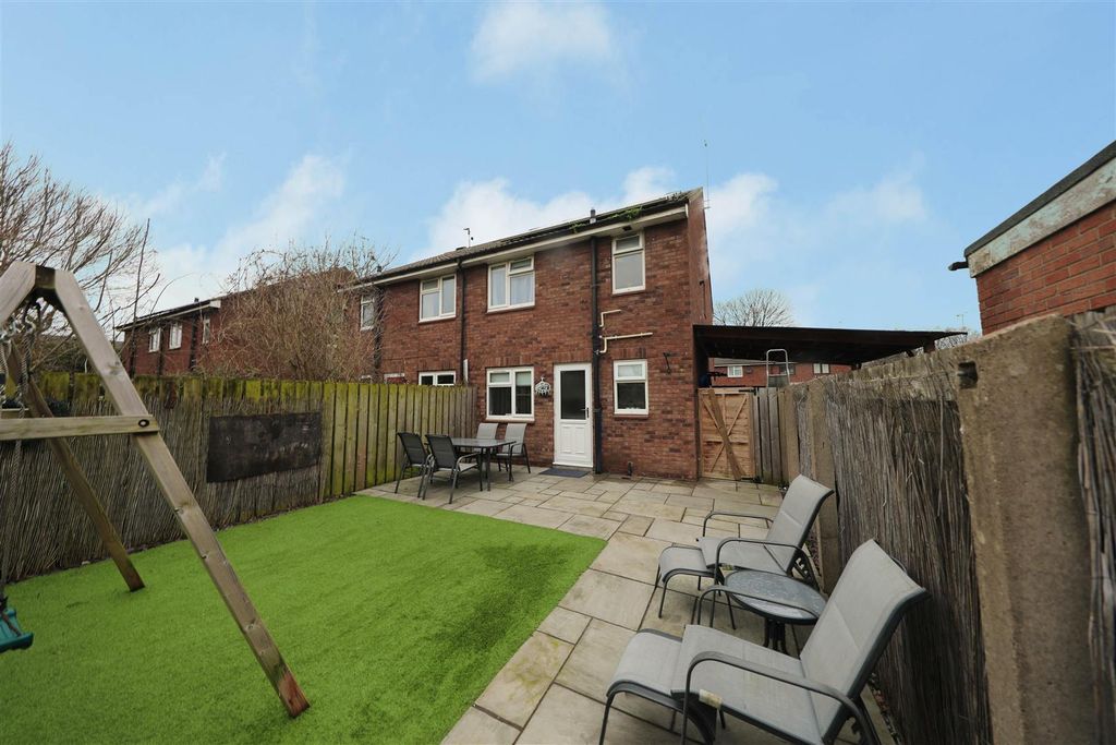 Property photo 3 of 16 Outside