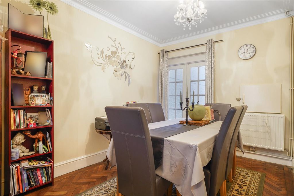 Property photo 3 of 9 47 Peel Road - 1Ggz7P4R6d5Ningybjn4.Jpg