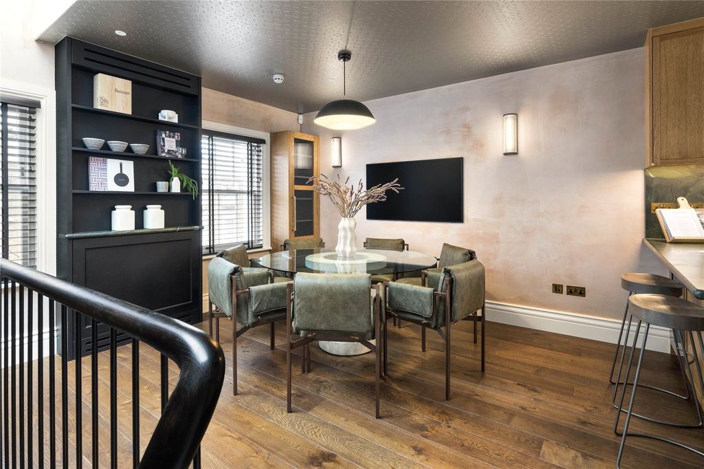 Property photo 3 of 23 Dining