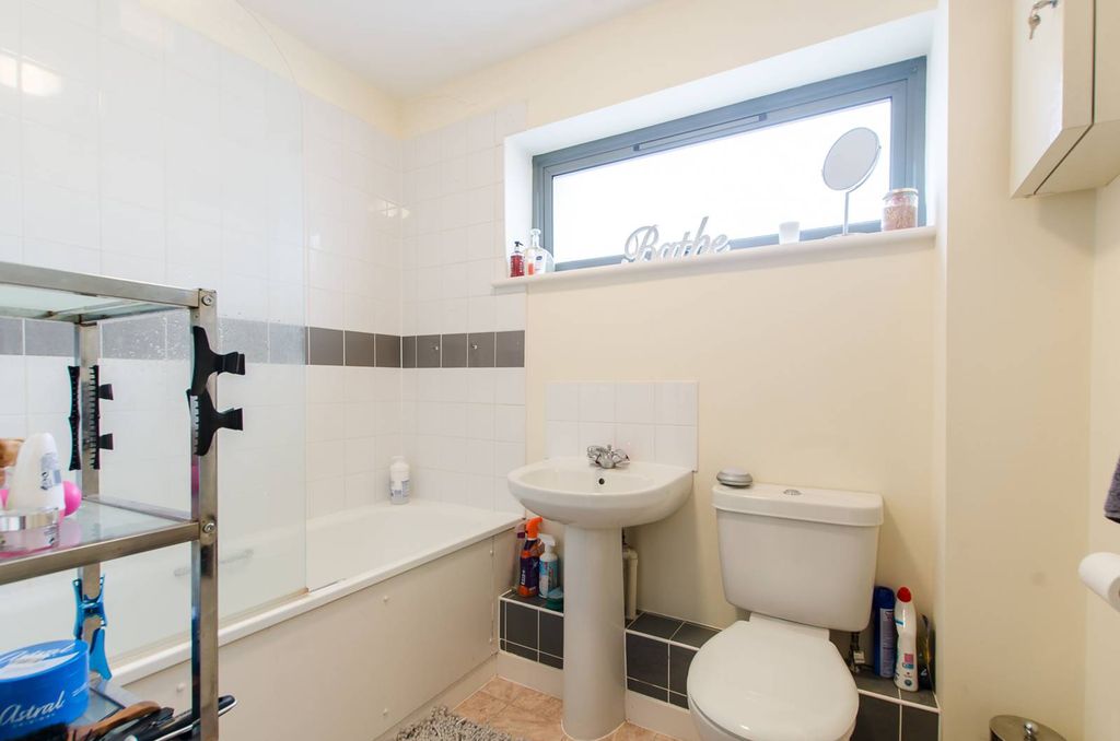 Property photo 2 of 6