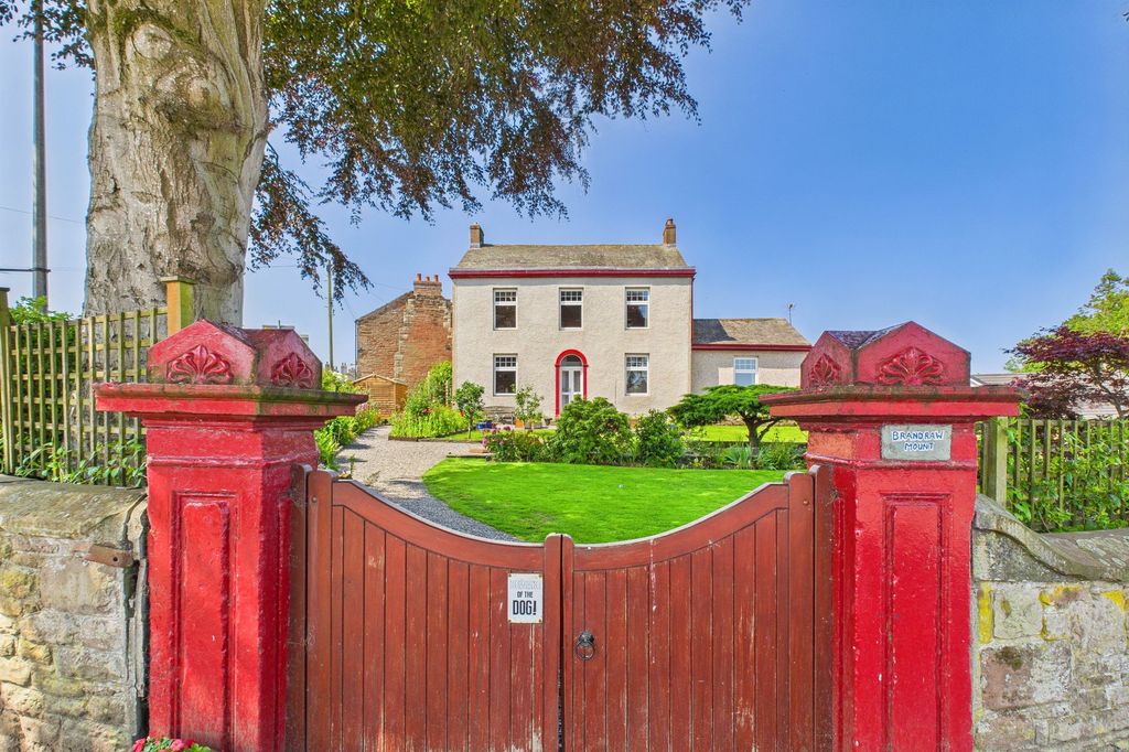Property photo 2 of 50