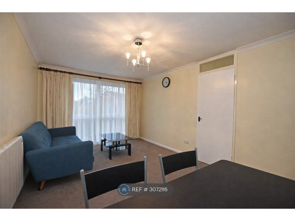 Property photo 2 of 6 Lounge