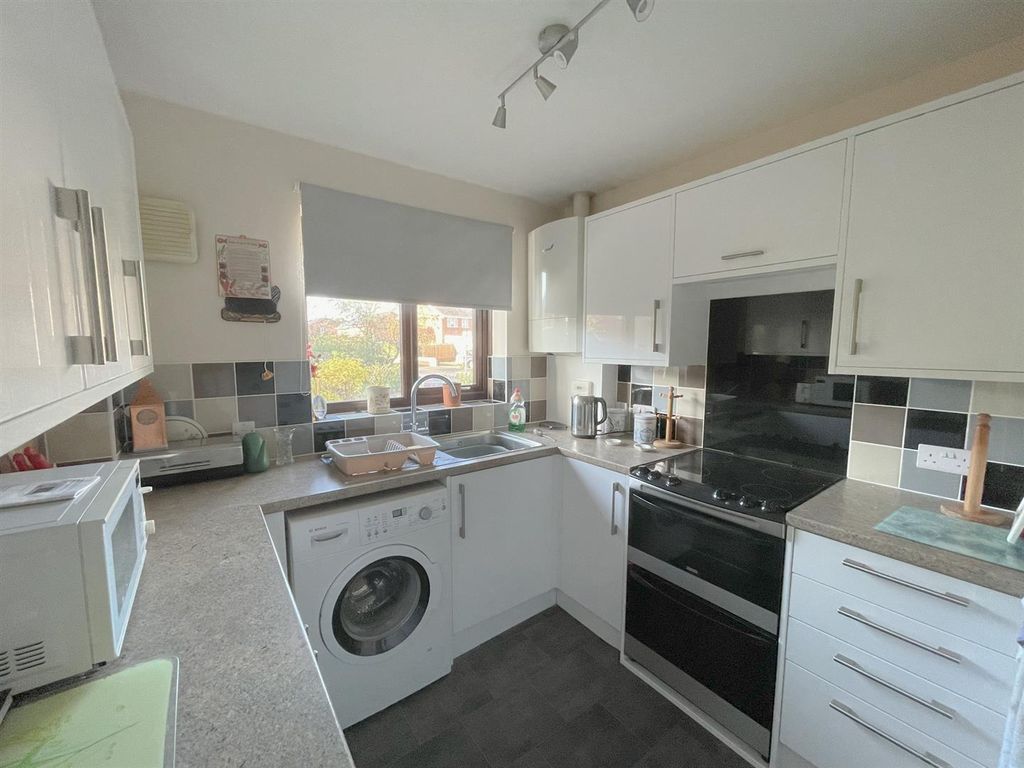 Property photo 2 of 16 Kitchen