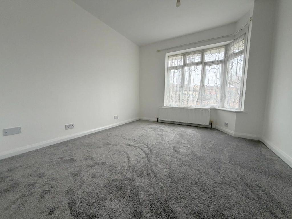 Property photo 3 of 15 4210434