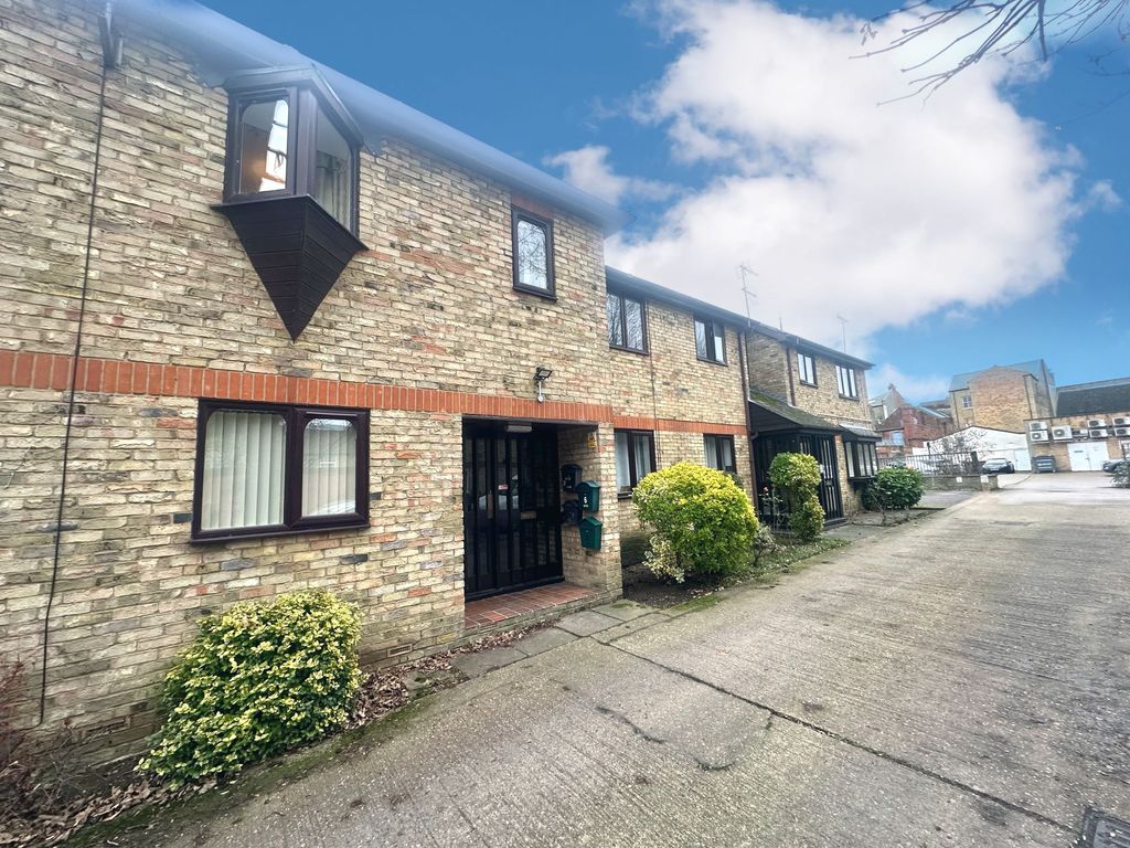 Property photo 1 of 3