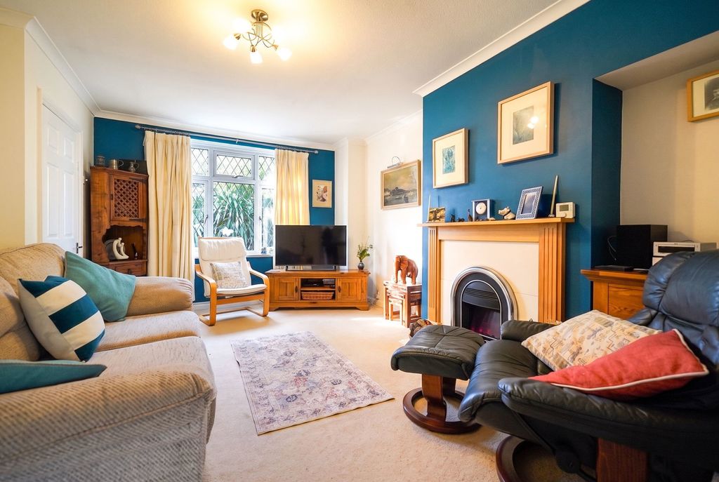 Property photo 2 of 17