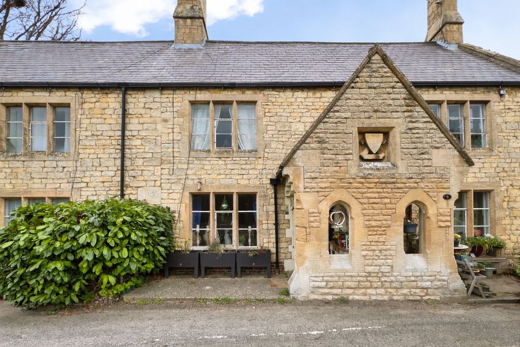 Property photo 2 of 14