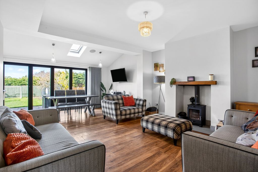 Property photo 3 of 23