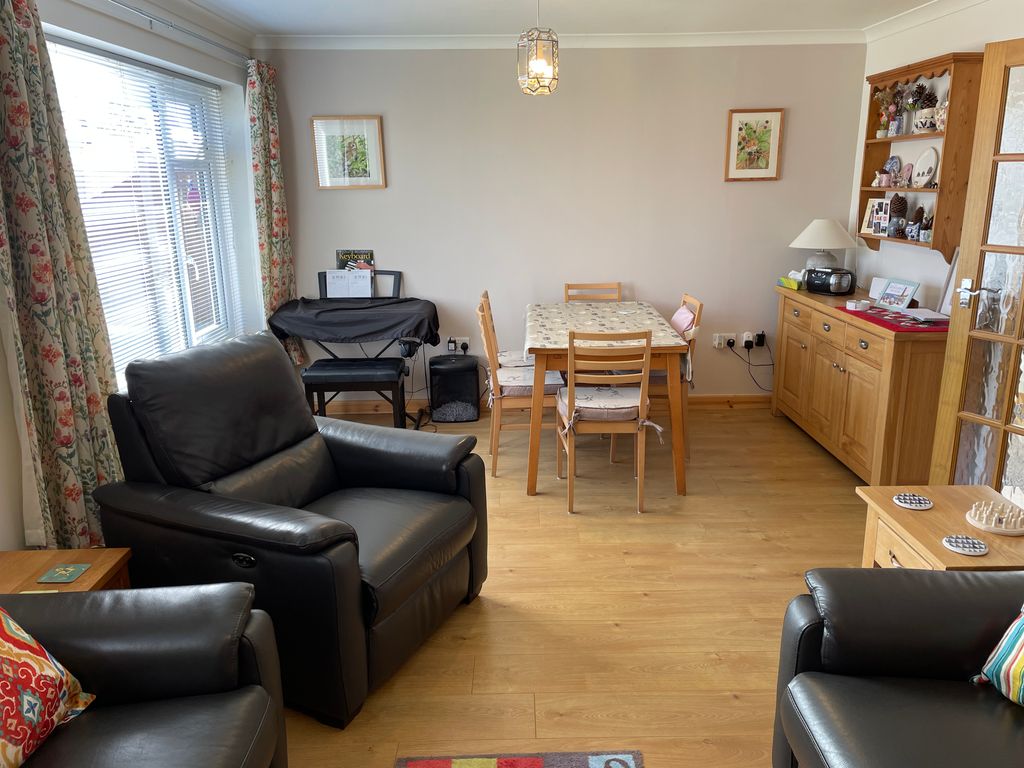 Property photo 3 of 12 Sitting Room